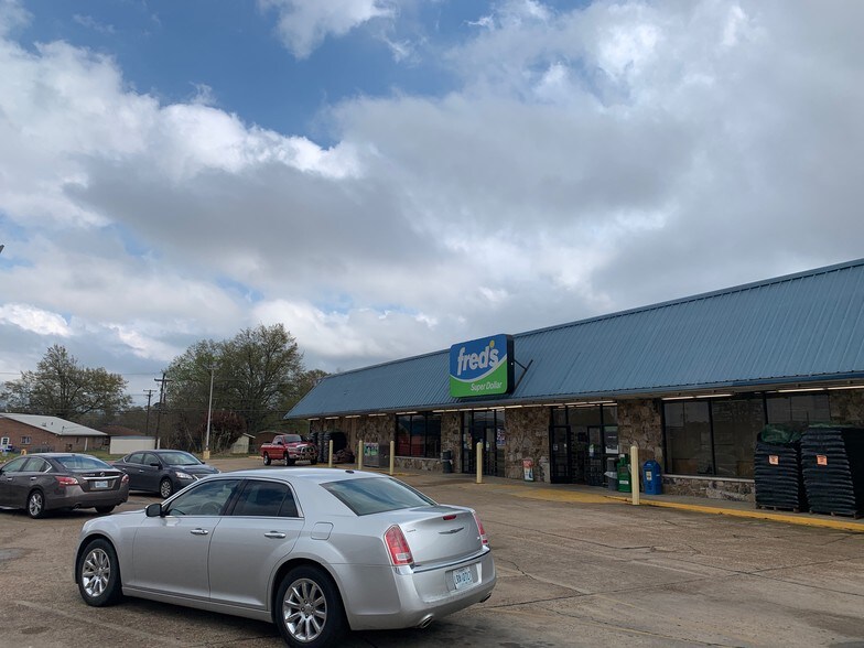 813 W Park Ave, Greenwood, MS for sale - Primary Photo - Image 1 of 1