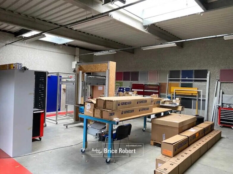 Office in Décines-Charpieu for lease - Interior Photo - Image 3 of 12