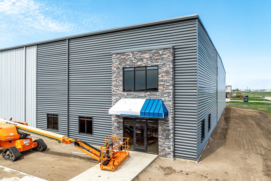 401 37th W ave, Spencer, IA for sale - Construction Photo - Image 2 of 5