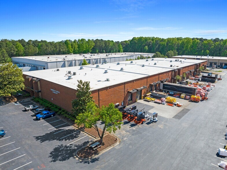 2775 Bankers Industrial Dr, Atlanta, GA for lease - Building Photo - Image 1 of 8