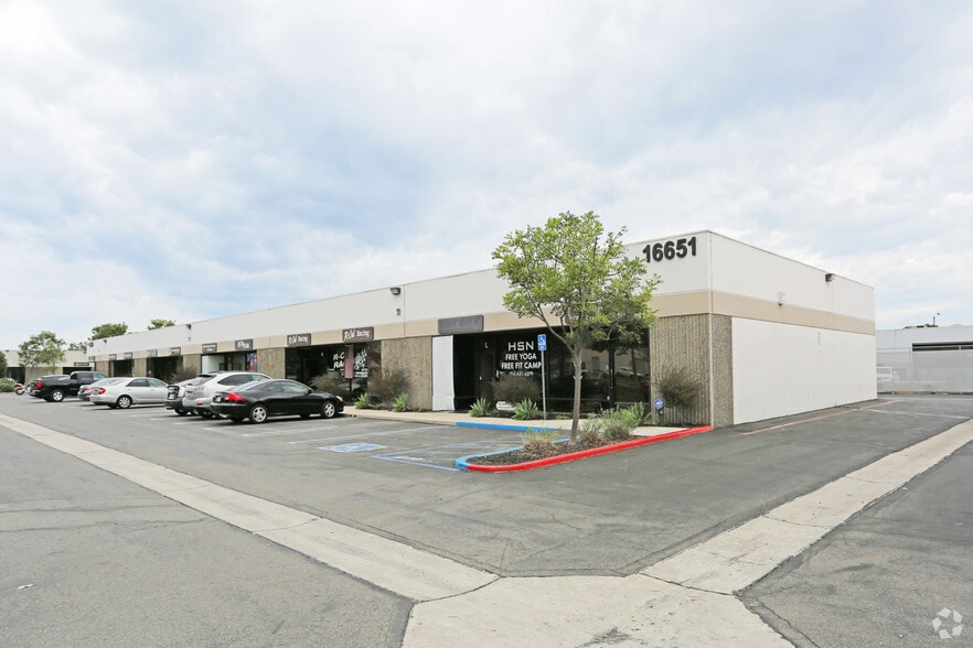 16651 Gothard St, Huntington Beach, CA for lease - Primary Photo - Image 1 of 4