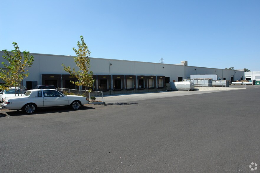 411 Otterson Dr, Chico, CA for lease - Building Photo - Image 3 of 8