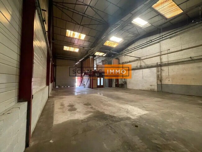 Location Entrepôt 400 m²