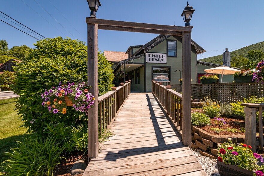 1942 Depot St, Manchester Center, VT for sale - Building Photo - Image 1 of 1