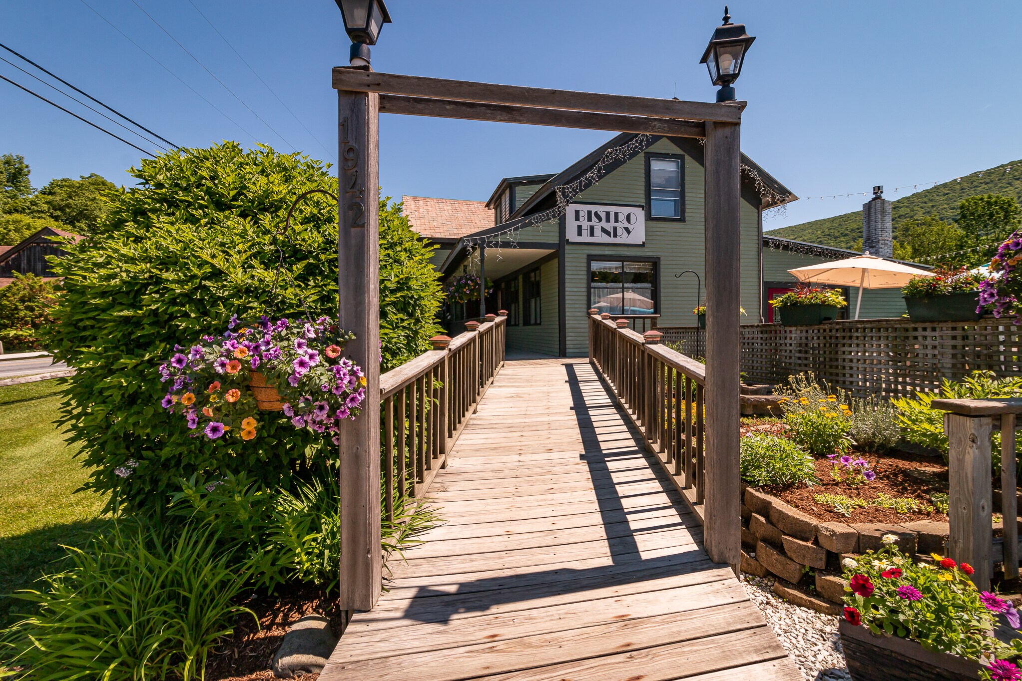 1942 Depot St, Manchester Center, VT for sale Building Photo- Image 1 of 1