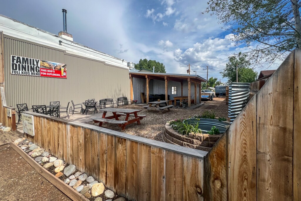 211 2nd St, Ten Sleep, WY 82442 Ten Sleep Saloon & Restaurant