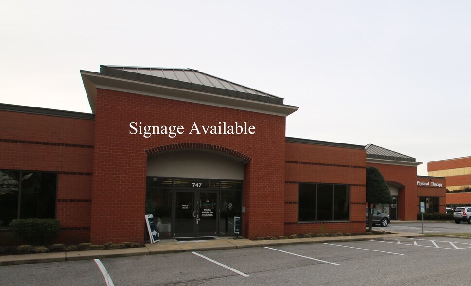 747 Volvo Pky, Chesapeake, VA for sale - Building Photo - Image 1 of 1