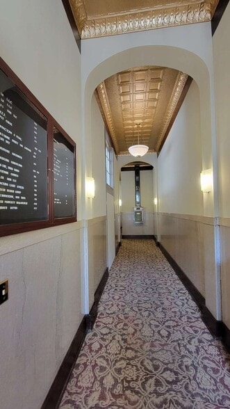 516 N Charles St, Baltimore, MD for lease - Building Photo - Image 3 of 13