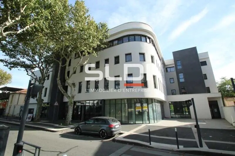 Office in Valence for sale Building Photo- Image 1 of 5