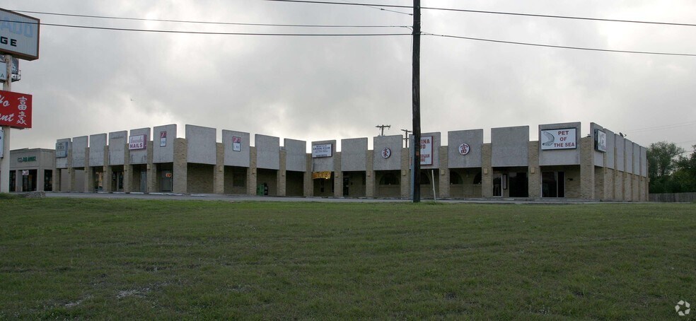12600-12612 Nacogdoches Rd, San Antonio, TX for lease - Building Photo - Image 2 of 7