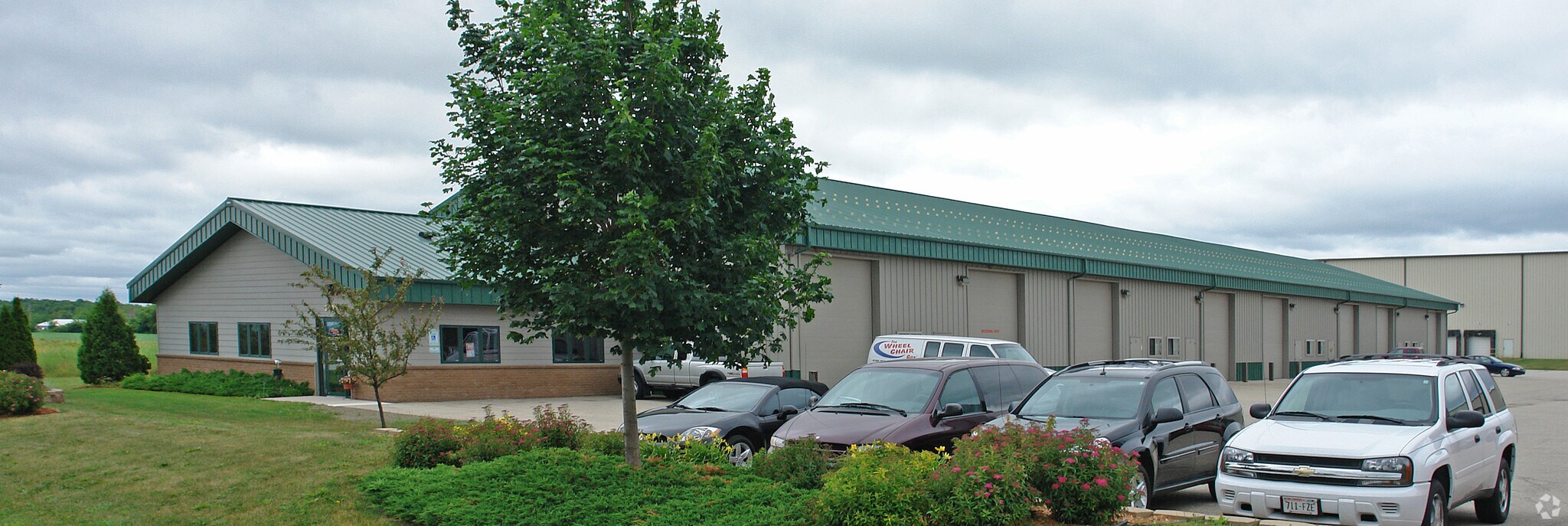 3800 S River Rd, West Bend, WI for sale Primary Photo- Image 1 of 1