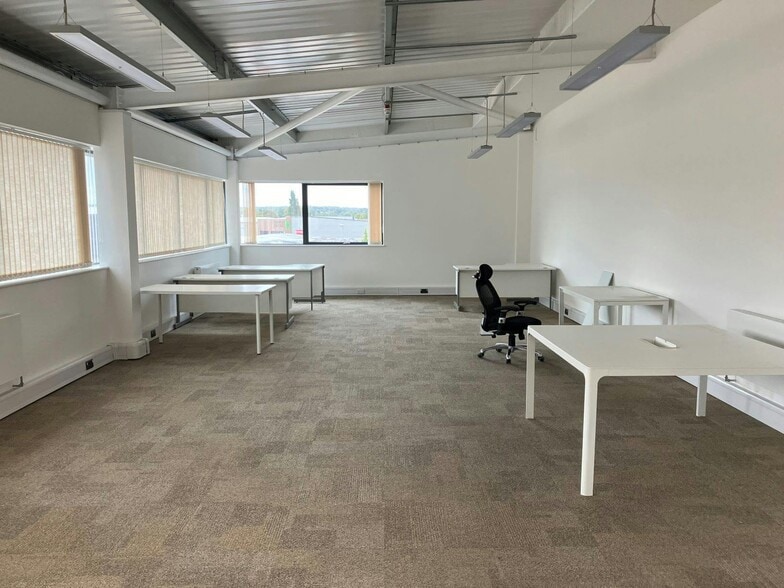 2-6 Faraday Way, Orpington for lease - Interior Photo - Image 3 of 6