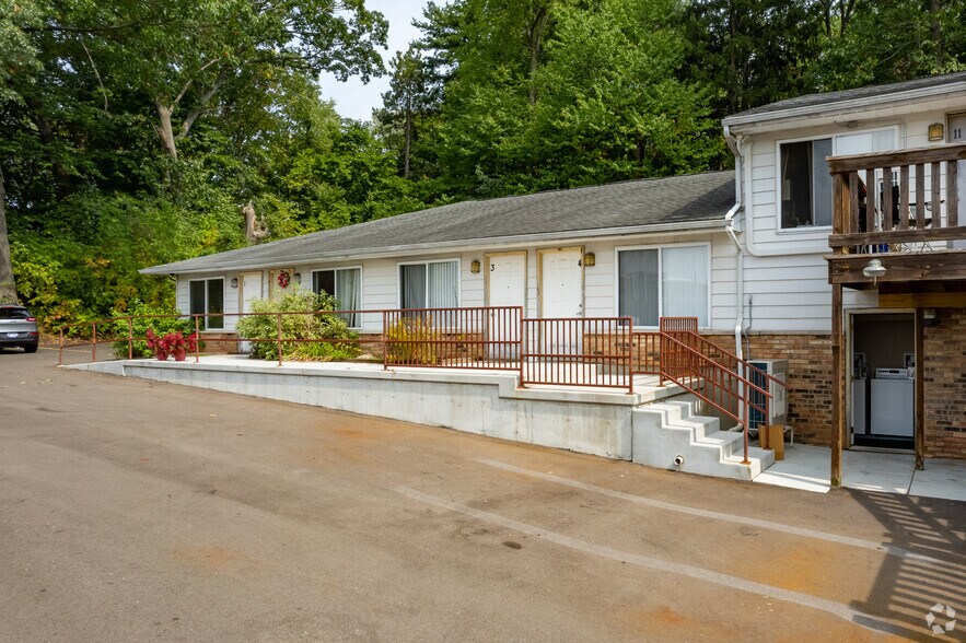 18091811 Humphrey St, Kalamazoo, MI 49048 Humphrey Woods Apartments