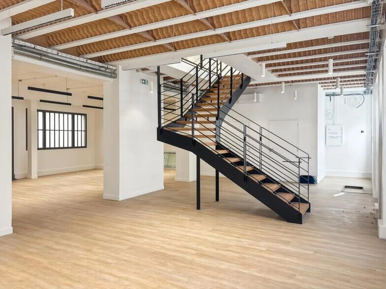 9 Passage Dubail, Paris for sale - Interior Photo - Image 1 of 10