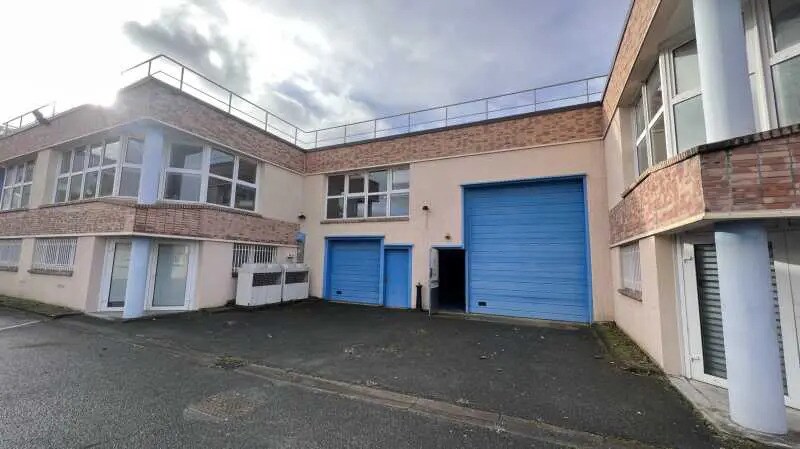 Flex in Ivry-sur-Seine for lease - Building Photo - Image 2 of 13