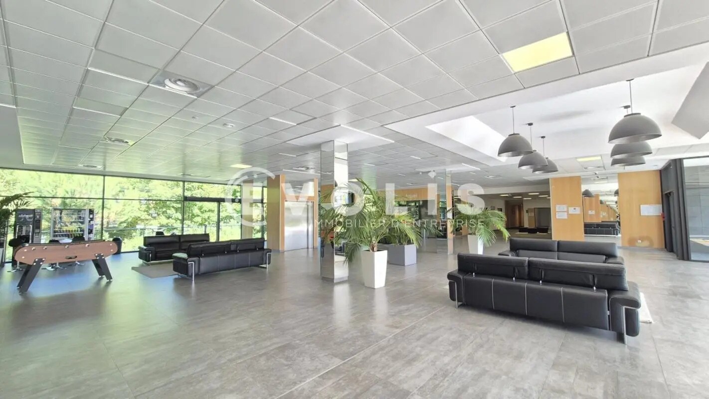 Office in Jossigny for sale Lobby- Image 1 of 16