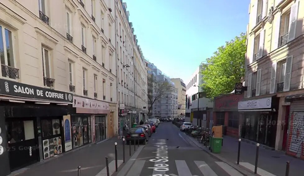 Retail in Paris for lease - Building Photo - Image 2 of 2