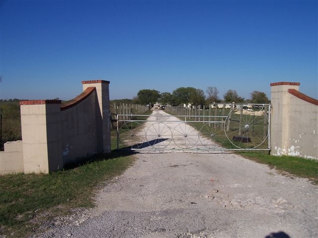 11900 FM 812, Del Valle, TX for sale Primary Photo- Image 1 of 2