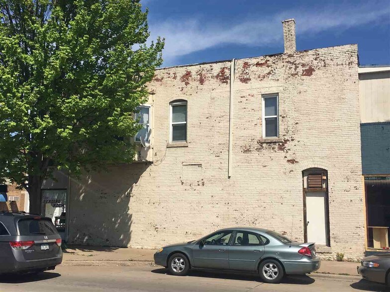 702 18th Ave, Moline, IL for sale - Building Photo - Image 2 of 7