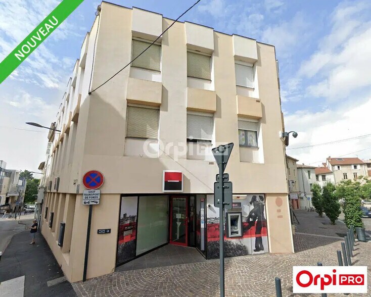Retail in Romans-sur-Isère for lease - Building Photo - Image 1 of 6