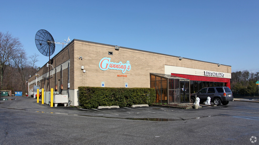 7304 Parkway Dr, Hanover, MD for lease - Building Photo - Image 2 of 3