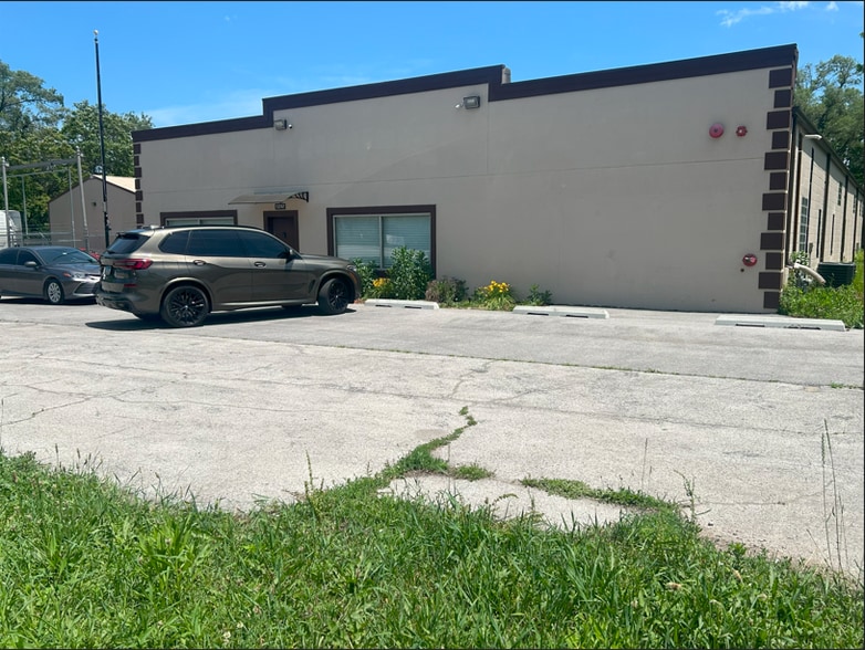 13747 S Western Ave, Blue Island, IL for sale - Building Photo - Image 2 of 24