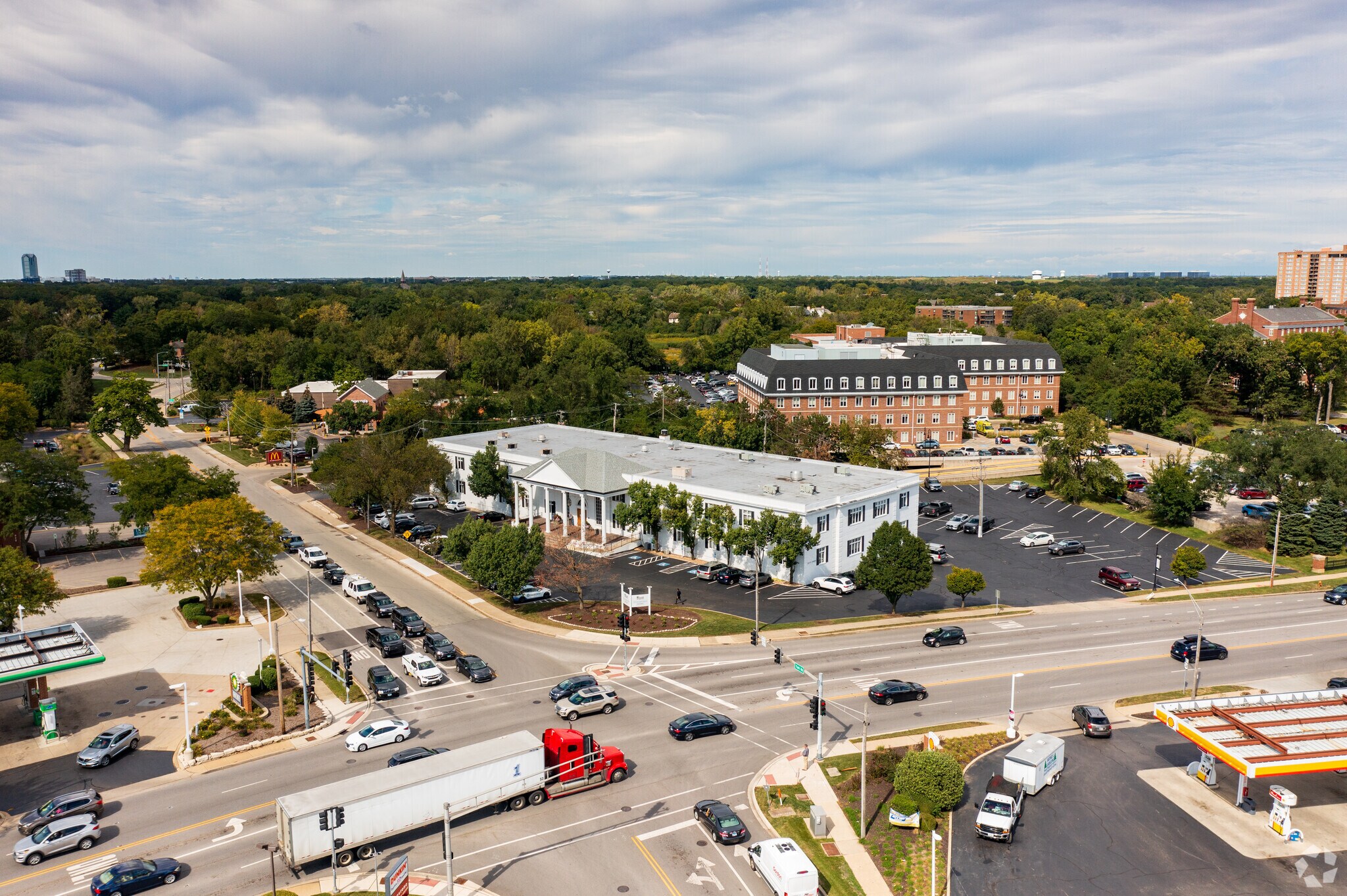 15 Spinning Wheel Rd, Hinsdale, IL 60521 Hinsdale Management Business