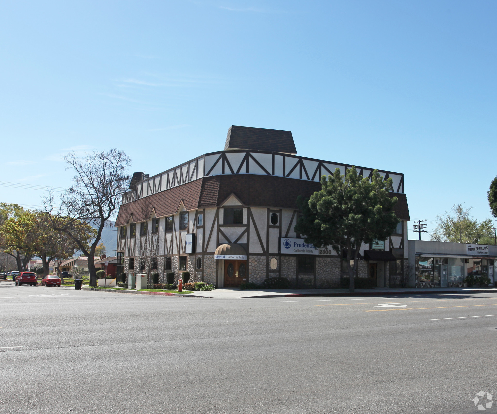 2300 W Magnolia Blvd, Burbank, CA for sale Building Photo- Image 1 of 1