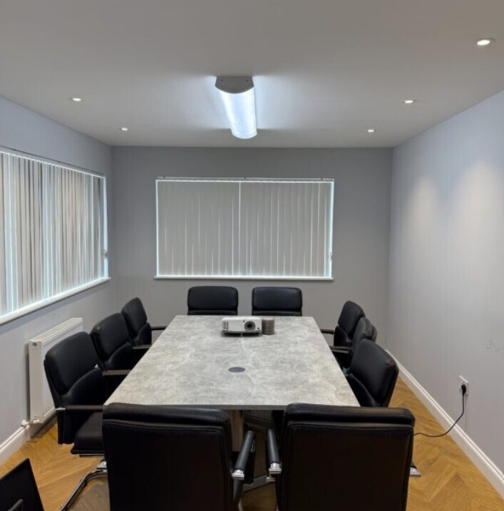 24-25 Midfield Dr, Kirkcaldy for lease Interior Photo- Image 1 of 4