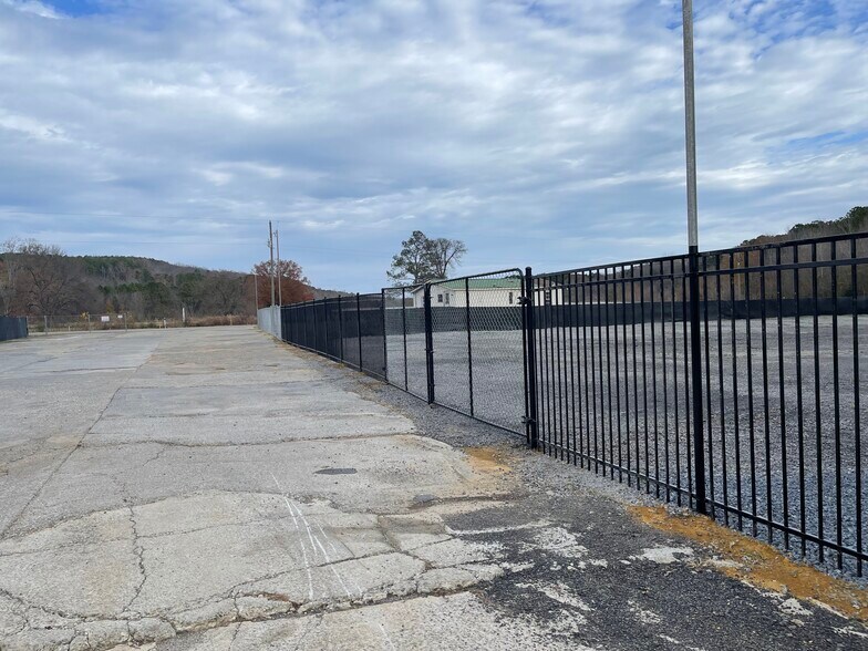 Rd, Cartersville, GA 30121