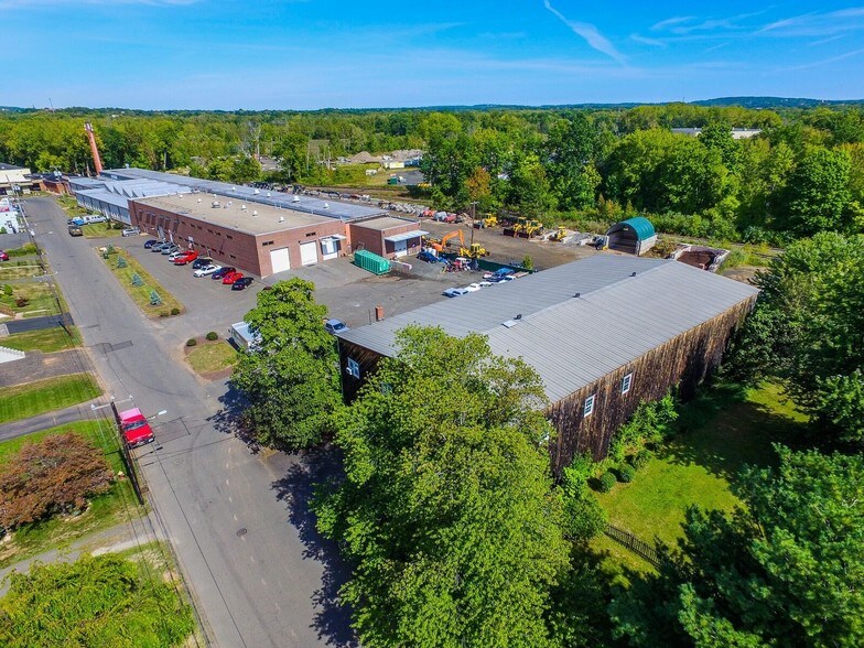46 Harding St, Berlin, CT for sale - Building Photo - Image 1 of 1