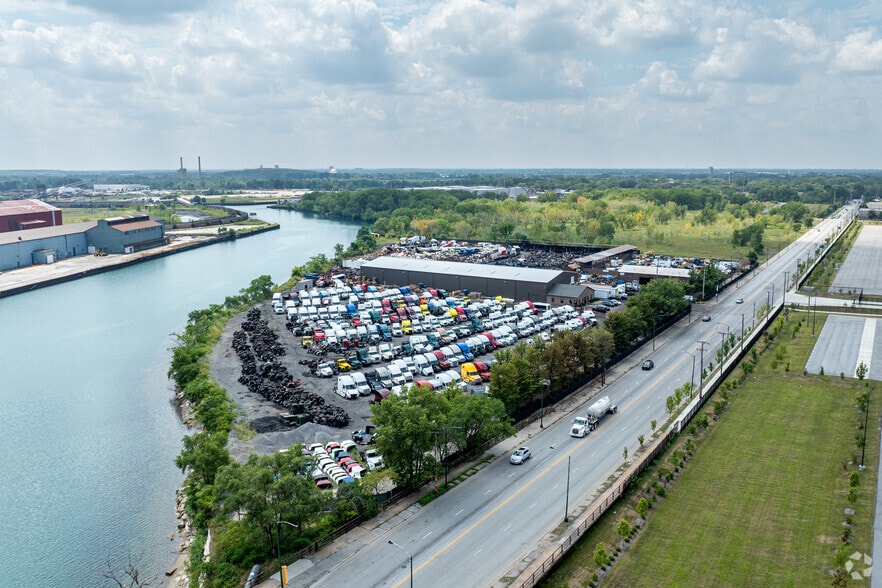 Patriot Development of Chicago portfolio of 2 properties for sale on LoopNet.com - Aerial - Image 3 of 23