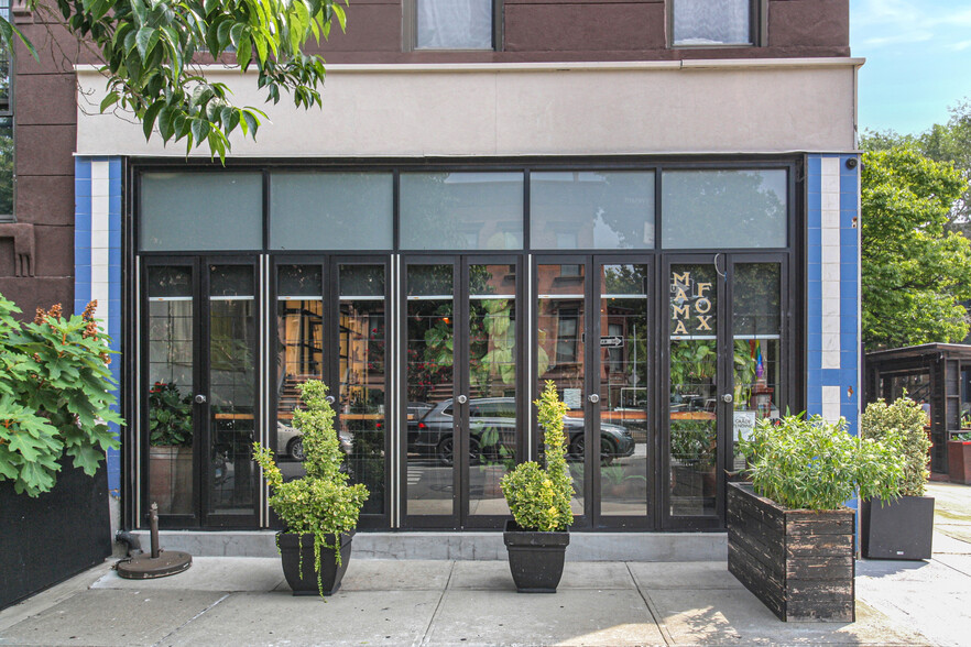 325-327 Stuyvesant Ave, Brooklyn, NY for lease - Building Photo - Image 1 of 12