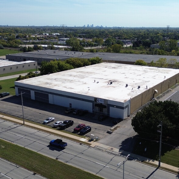 6555 W Mill Rd, Milwaukee, WI for sale - Building Photo - Image 3 of 9