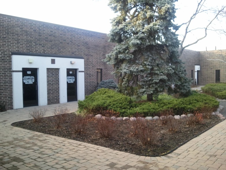 350 W Kensington Rd, Mount Prospect, IL for lease - Building Photo - Image 2 of 5