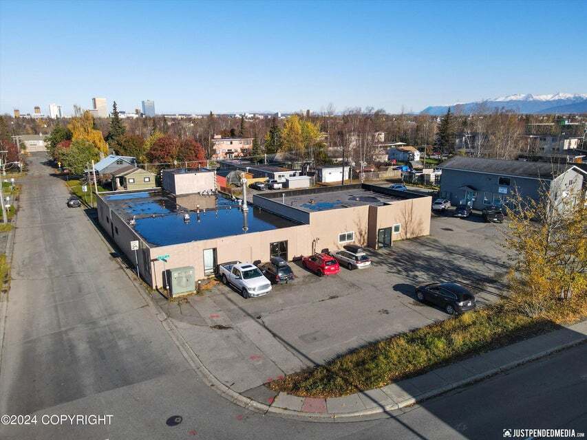 927 W Fireweed Ln, Anchorage, AK for sale Building Photo- Image 1 of 1