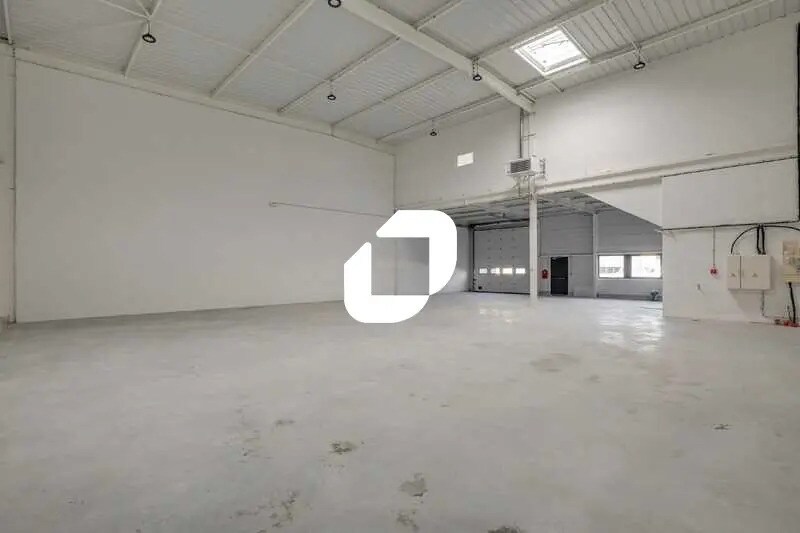 Office in Villebon-sur-Yvette for lease - Interior Photo - Image 3 of 20