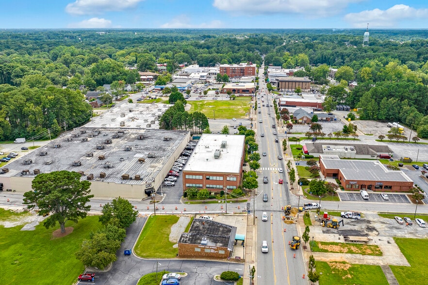 202 N Main St, Fuquay Varina, NC for sale - Building Photo - Image 3 of 24
