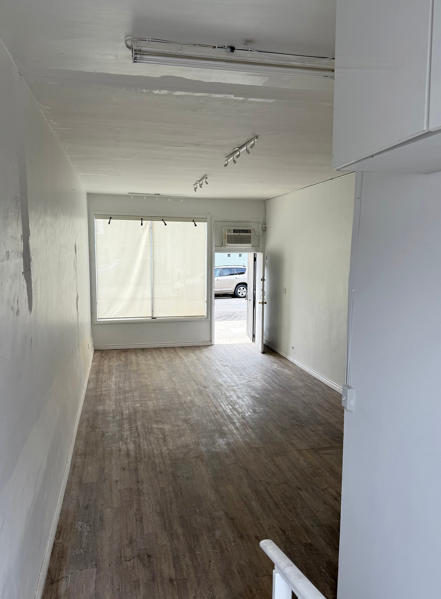5990 1/2 W Pico Blvd, Los Angeles, CA for lease Interior Photo- Image 1 of 2