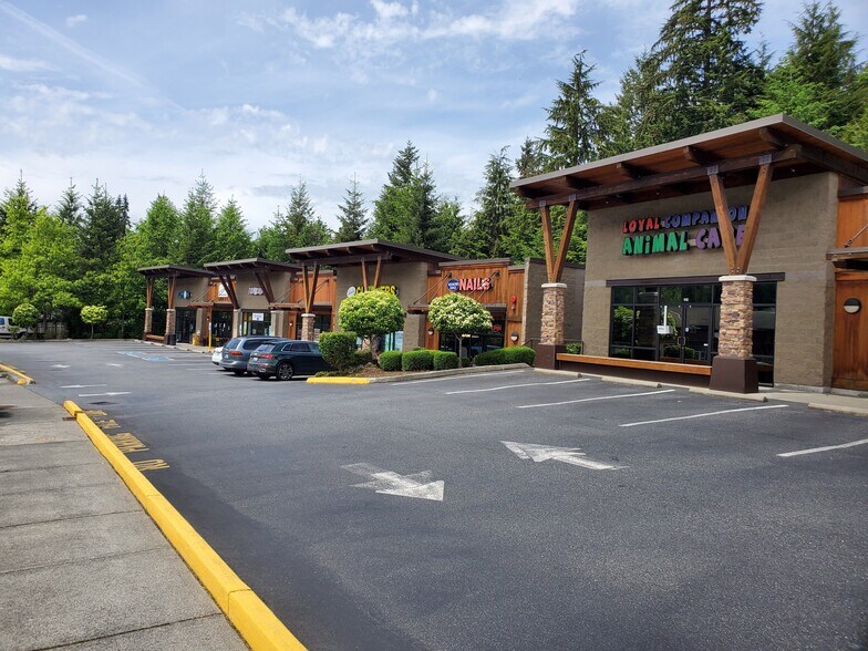 22320 NE Marketplace Dr, Redmond, WA for lease - Primary Photo - Image 1 of 8