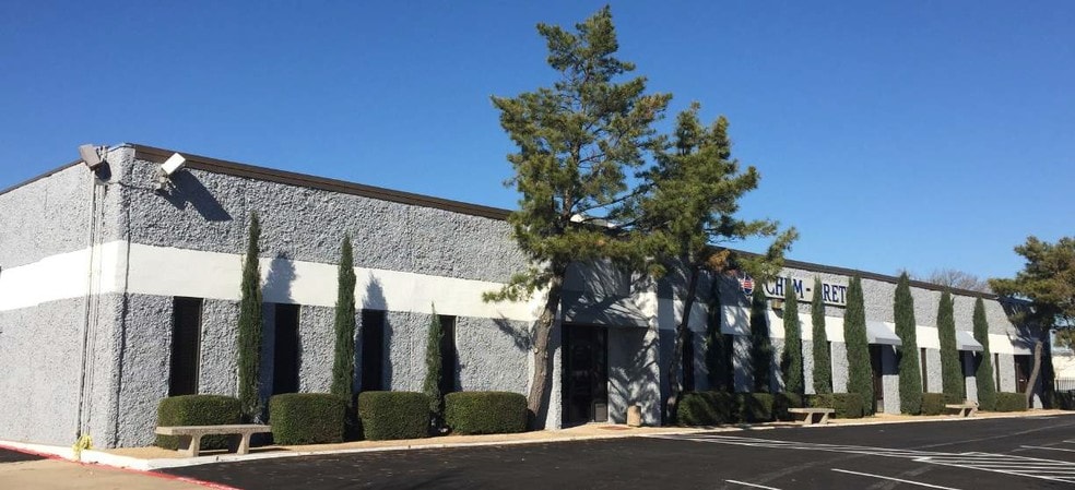 800 Security Row, Richardson, TX for lease - Building Photo - Image 3 of 4