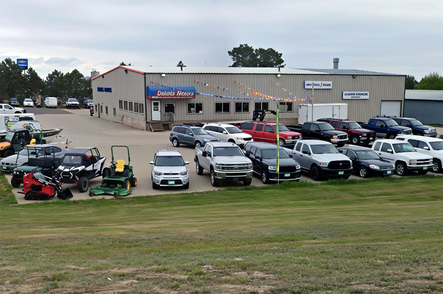 2090 3rd Ave W, Dickinson, ND for lease Building Photo- Image 1 of 5