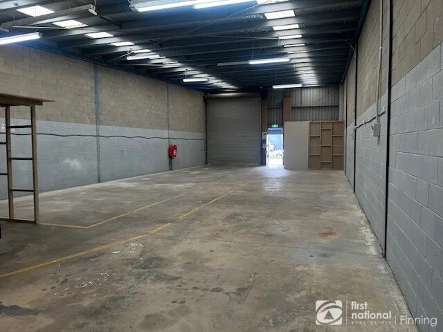 15 Arundel St, Cranbourne for lease Interior Photo- Image 1 of 3