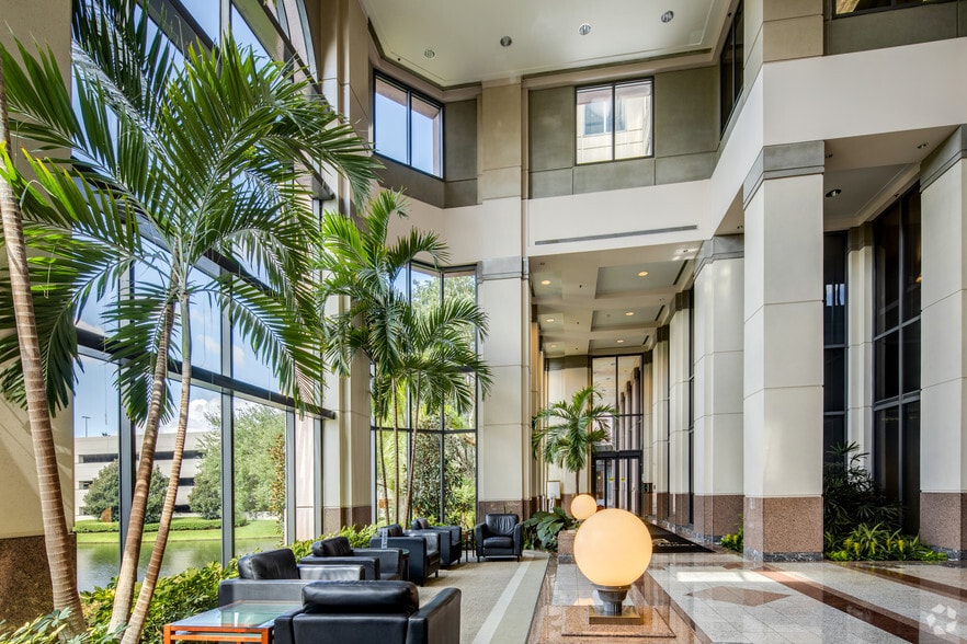 1900 Summit Tower Blvd, Orlando, FL for lease - Lobby - Image 3 of 3