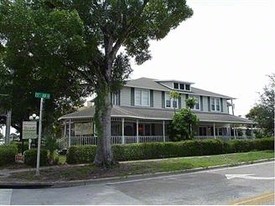 1443 19th Pl, Vero Beach FL - Parking Garage