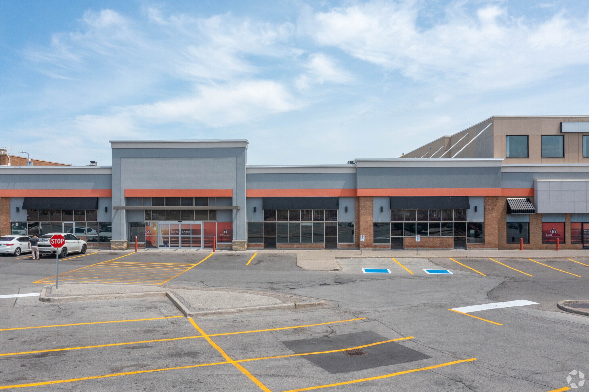 2625 Weston Rd, Toronto, ON M9N 3W1 SmartCentres Toronto Crossroads