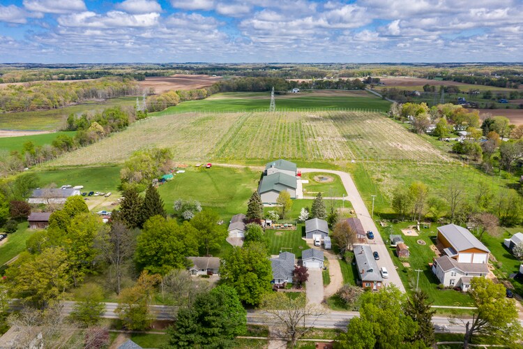 4630 W Hickory Rd, Hickory Corners, MI for sale - Building Photo - Image 1 of 1
