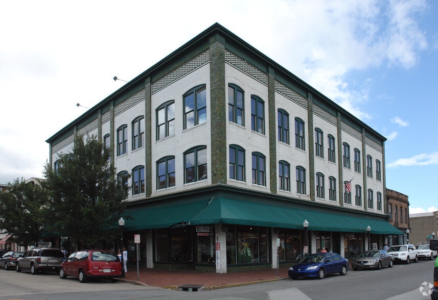 35 Barnard St, Savannah, GA for lease - Building Photo - Image 1 of 3