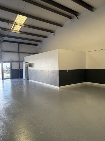 2617 W Blue Mound Rd, Haslet, TX for lease - Building Photo - Image 3 of 15