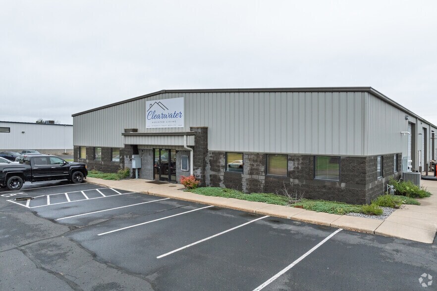 201 Packer Dr, Roberts, WI for sale - Primary Photo - Image 1 of 1